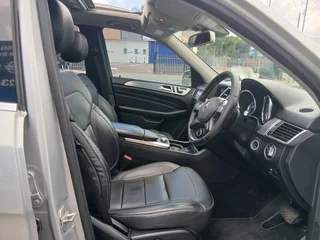 Mercedes-Benz ML 350CDI 7G-Tronic with 159000km available now!