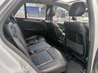 Mercedes-Benz ML 350CDI 7G-Tronic with 159000km available now!