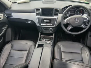 Mercedes-Benz ML 350CDI 7G-Tronic with 159000km available now!