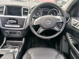 Mercedes-Benz ML 350CDI 7G-Tronic with 159000km available now!