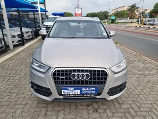 Audi Q3 2.0 TDI Quattro S Tronic, Silver with 117000km, for sale!