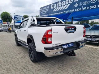 White Toyota Hilux 2.4 GD-6 GR SPORT LEGEND 4x4 with 130000km available now!