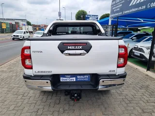 White Toyota Hilux 2.4 GD-6 GR SPORT LEGEND 4x4 with 130000km available now!