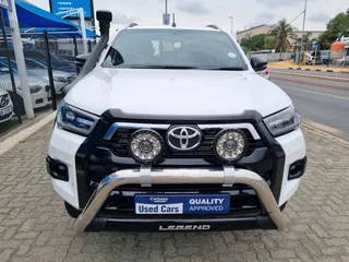 White Toyota Hilux 2.4 Gd-6 Gr Sport Legend 4x4 With 130000km Available Now!