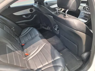 White Mercedes-Benz C 200 BlueEFFICIENCY Elegance with 115000km available now!