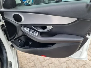 White Mercedes-Benz C 200 BlueEFFICIENCY Elegance with 115000km available now!