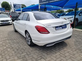 White Mercedes-Benz C 200 BlueEFFICIENCY Elegance with 115000km available now!