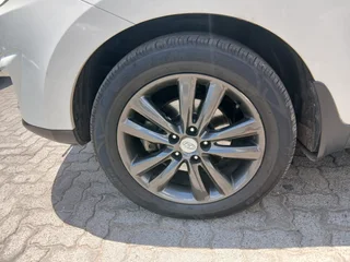 2013 Hyundai ix35 2.0 GLS with 140000km available now!