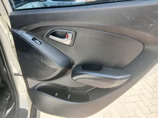 2013 Hyundai ix35 2.0 GLS with 140000km available now!