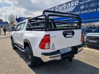 Toyota Hilux 2.8 GD-6 D/Cab 4x4 Raider, White with 117000km, for sale!