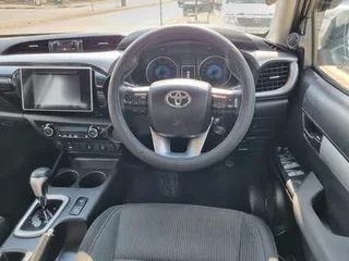 Toyota Hilux 2.8 GD-6 D/Cab 4x4 Raider, White with 117000km, for sale!