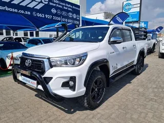 Toyota Hilux 2.8 GD-6 D/Cab 4x4 Raider, White with 117000km, for sale!