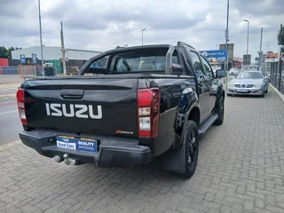 Isuzu D-Max 300 D/Cab LX with 41000km available now!