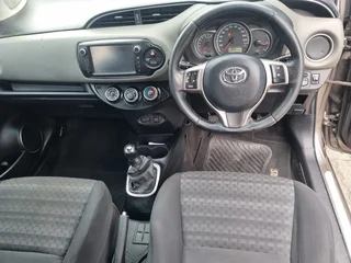 Toyota Yaris 1.0 5-Door, Grey with 98000km, for sale!
