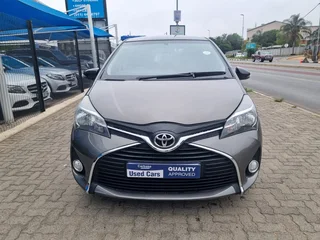 Toyota Yaris 1.0 5-Door, Grey with 98000km, for sale!