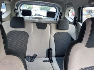 Renault Triber 1.0 Dynamique, Silver with 159655km, for sale!