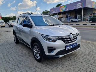 Renault Triber 1.0 Dynamique, Silver with 159655km, for sale!