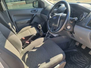 White Ford Ranger 2.2 TDCi Hiraider 4x2 D/Cab with 94000km available now!