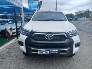 White Toyota Hilux 2.4 GD-6 X/Cab RB SRX with 70000km available now!