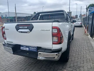 White Toyota Hilux 2.4 GD-6 X/Cab RB SRX with 70000km available now!