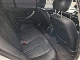 White BMW 320i M Sport SportsSteptronic with 77000km available now!