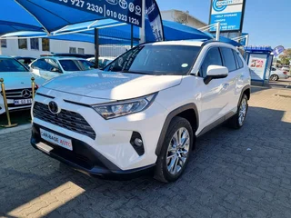 White Toyota RAV4 2.0 VX 5-Door 4x4 with 35000km available now!