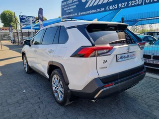 White Toyota RAV4 2.0 VX 5-Door 4x4 with 35000km available now!