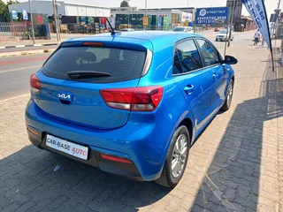 Blue Kia Rio 1.4 5-Door with 67000km available now!