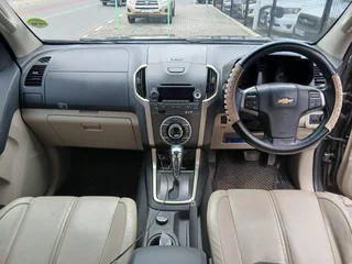 Chevrolet Trailblazer 2.8 LTZ 4x4 AT with 99000km available now!