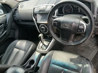 White Isuzu D-Max 300 D/Cab LX with 103314km available now!