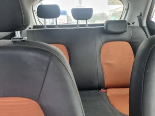 Silver Hyundai i10 1.2 GLS with 84000km available now!