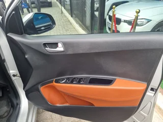 Silver Hyundai i10 1.2 GLS with 84000km available now!