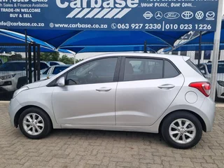 Silver Hyundai i10 1.2 GLS with 84000km available now!