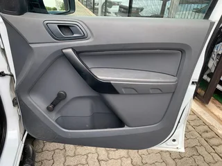 Ford Ranger 2.2 TDCi Base 4x2 D/Cab, White with 112000km, for sale!