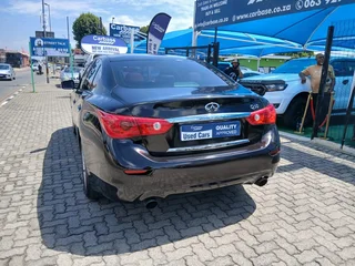 Black Infiniti Q50 2.0 Premium AT with 174000km available now!