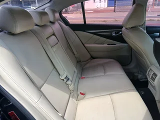 Black Infiniti Q50 2.0 Premium AT with 174000km available now!