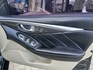 Black Infiniti Q50 2.0 Premium AT with 174000km available now!