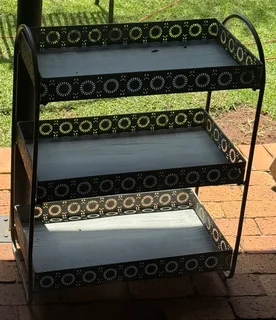 3-Tier Steel Floral Display/Shelving Unit – Sturdy and Stylish