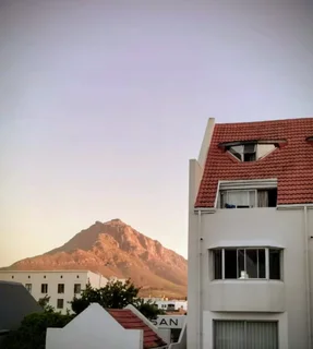 3-Bedroom Semi-Furnished Apartment – Nouveau Complex, Bird Street (Stellenbosch)