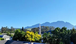 3-Bedroom Semi-Furnished Apartment – Nouveau Complex, Bird Street (Stellenbosch)