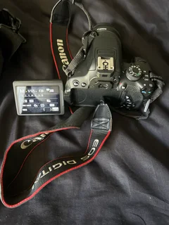 Canon camera 700D