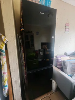 Hisense fridge with water dispenser R7000