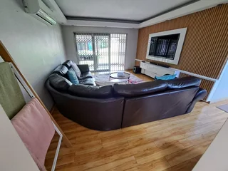 Zimbali couch and daybed set