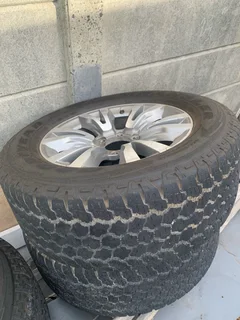 Izuzu rims nd tyres