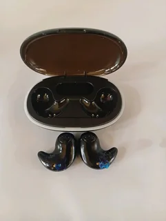 Wireless Bluetooth Earbuds