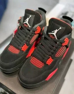 Jordan 4&#39;s (Red thunders)