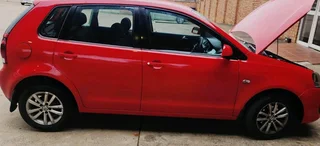I'm selling car polo with a very good price