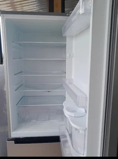 Fridge - Ad posted by Erica Bennett