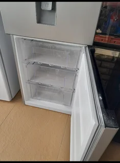 Fridge - Ad posted by Erica Bennett