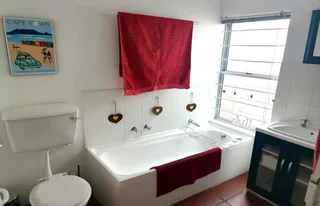 House for rent    Street Address  ;17 Dale Crescent, Table View Occupation Date ; 01 December